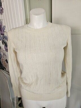 Vintage Banana Republic Medium Cream Cable Knit Merino Wool Blend Sweater Fitted